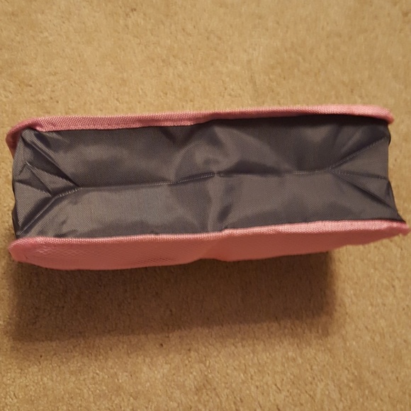 💥MUST BUNDLE💥!  New Pink Travel purse Organizer with zip pockets - Picture 5 of 7
